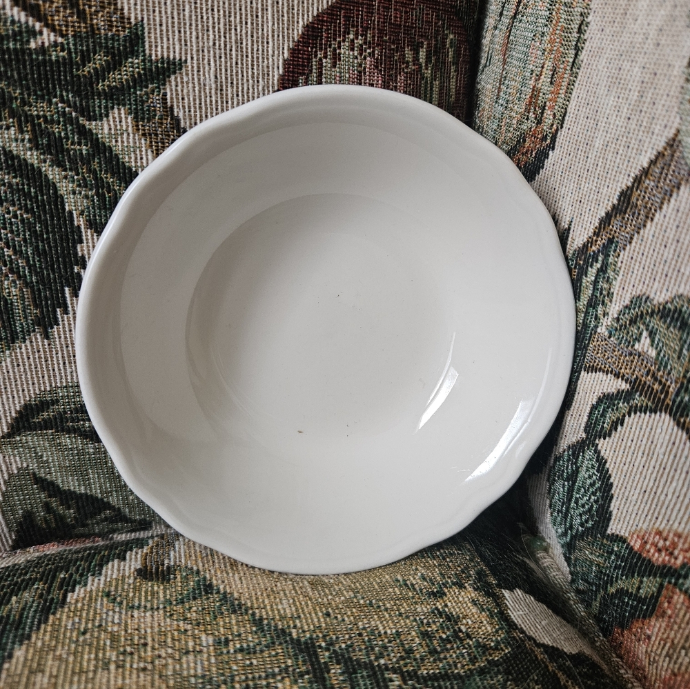 Vintage Homer Laughlin Restaurantware Scalloped Fruit Dish